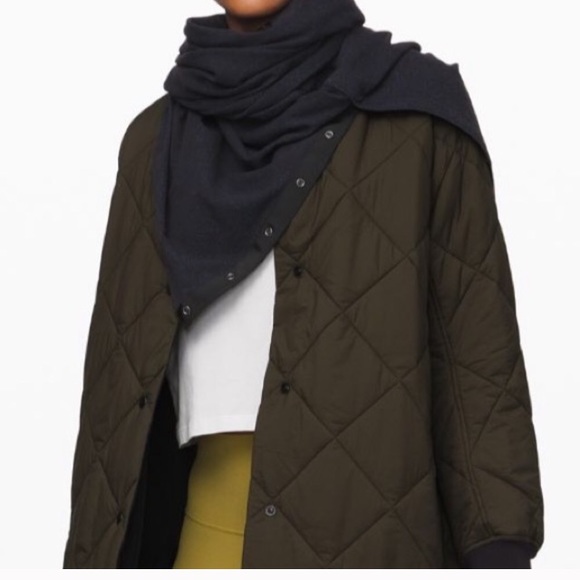 lululemon athletica Accessories - Lululemon Black vinyasa scarf with snaps